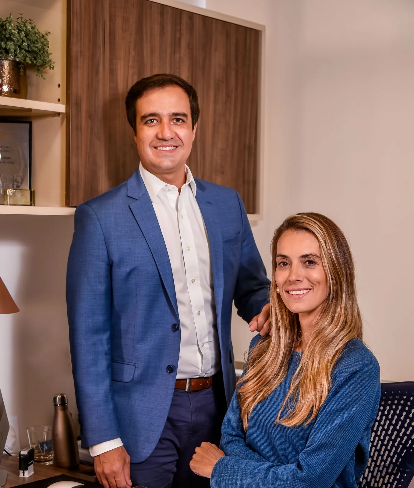 Prof. Dr. Leonardo Balsalobre e Dra. Raquel Stamm no consultório
